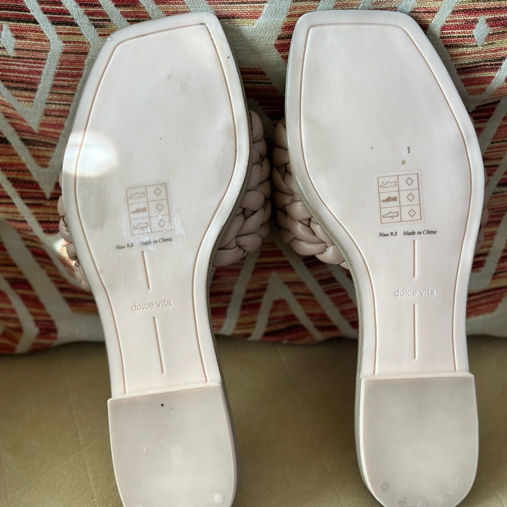 Dolce Vita Basketweave Slides, Like New. EUC. - Picture 5 of 6